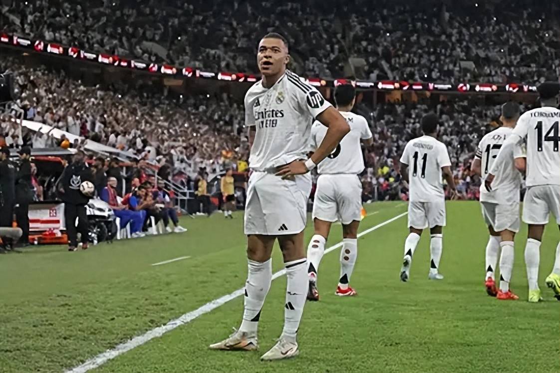 姆巴佩在掘金比赛中战术调整，突破纪录引发热议！